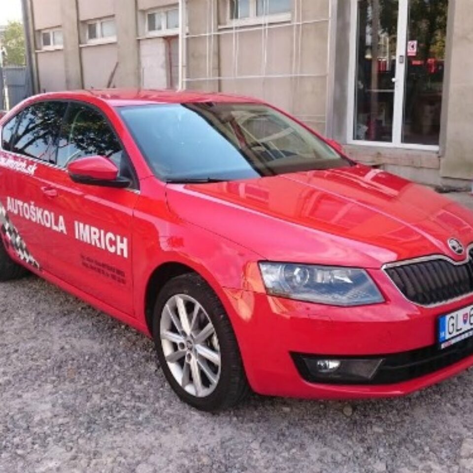 t octavia red6